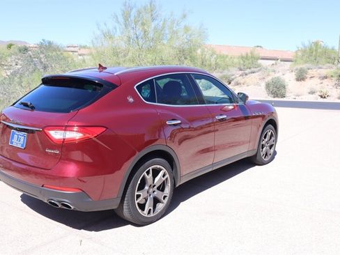 Used 2017 Maserati Levante S image 9