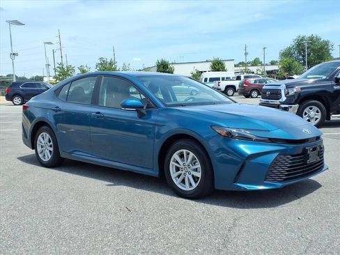 Certified 2025 Toyota Camry LE w/ Convenience Package AWD/4WD image 2