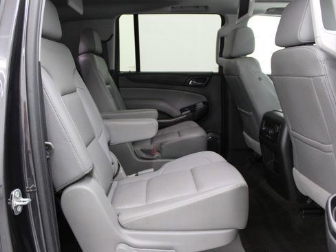 Used 2017 Chevrolet Suburban LT image 12