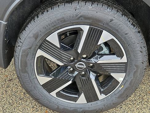 New 2026 Nissan Kicks SV w/ SV Premium Package image 7