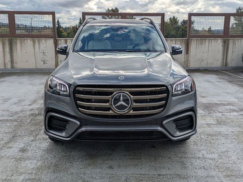 Used 2026 Mercedes-Benz GLS 450 4MATIC image 2