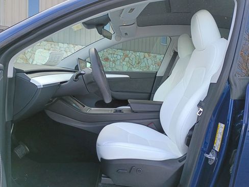 Used 2023 Tesla Model Y Long Range image 9