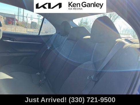 Used 2023 Toyota Camry LE image 10