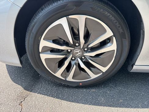 Certified 2020 Honda Accord Hybrid image 10