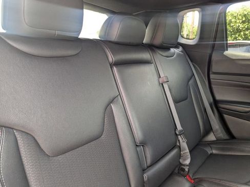Used 2025 Jeep Compass Trailhawk AWD/4WD image 30