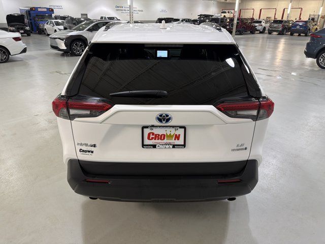 Used 2024 Toyota RAV4 LE AWD/4WD image 8