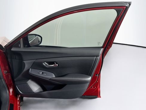 Used 2024 Nissan Sentra SV FWD image 29