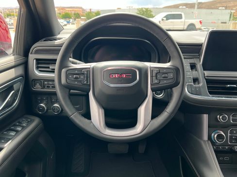 Used 2024 GMC Yukon XL SLT w/ SLT Luxury Package AWD/4WD image 13