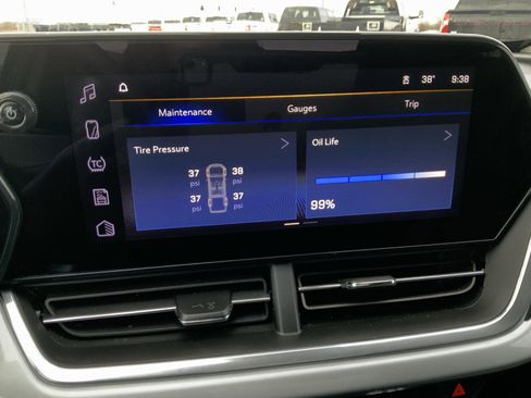 Used 2024 Chevrolet Trax LT w/ Driver Confidence Package image 38