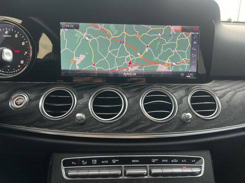 Used 2018 Mercedes-Benz E 300 image 3