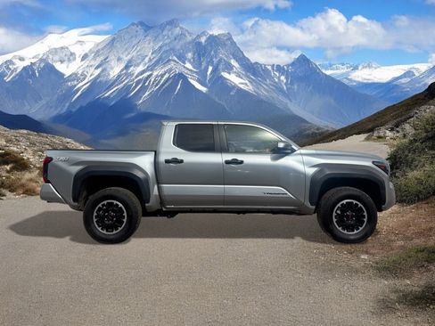Certified 2024 Toyota Tacoma TRD Off-Road image 6