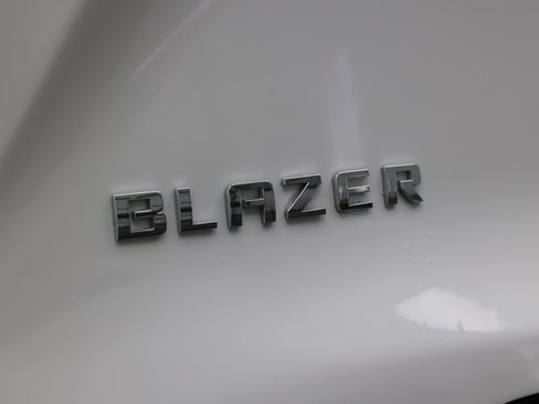 Used 2024 Chevrolet Blazer LT w/ Convenience Package FWD image 12