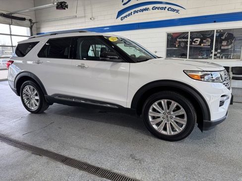 Used 2023 Ford Explorer Limited w/ Limited Technology Package image 13