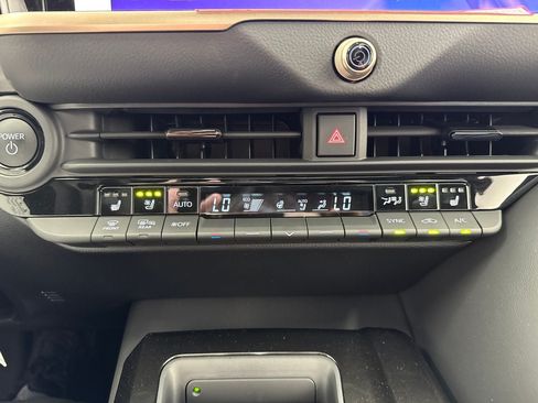 Used 2026 Toyota Crown Signia w/ Advanced Technology Package AWD/4WD image 27