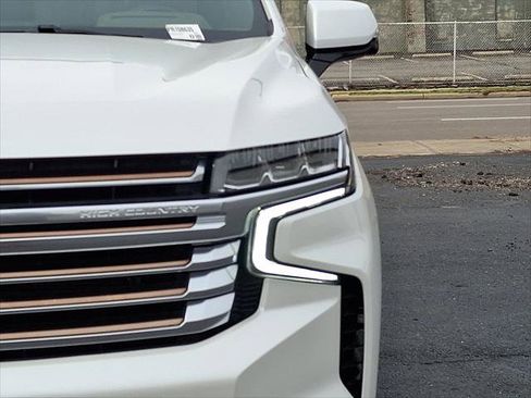 Used 2023 Chevrolet Suburban High Country w/ Premium Package 2 image 20