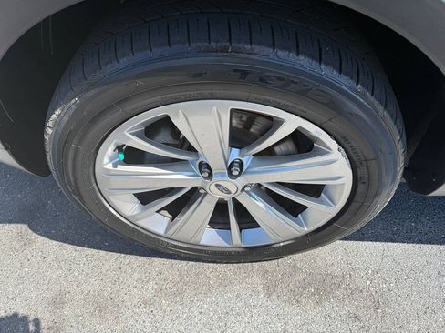 Used 2019 Ford Explorer Limited w/ Class III Trailer Tow Package AWD/4WD image 10