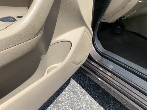 Used 2015 Nissan Altima 2.5 SV w/ Convenience Package image 22