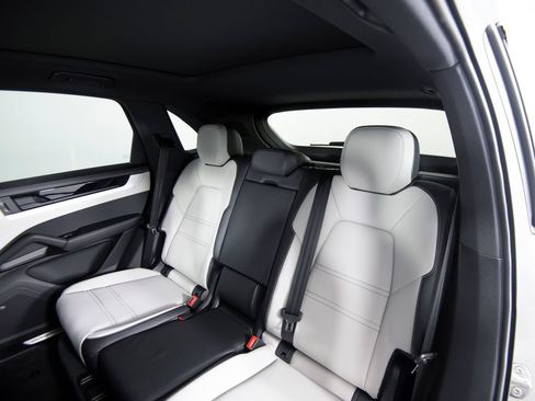 Certified 2026 Porsche Cayenne E-Hybrid AWD/4WD image 78