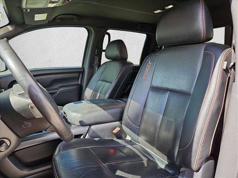 Used 2021 Nissan Titan PRO-4X w/ Pro-4x Convenience Package AWD/4WD image 15