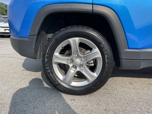Used 2024 Jeep Compass Latitude AWD/4WD image 12