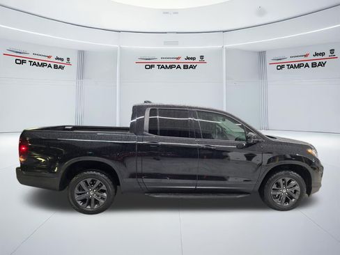 Used 2025 Honda Ridgeline Sport image 9