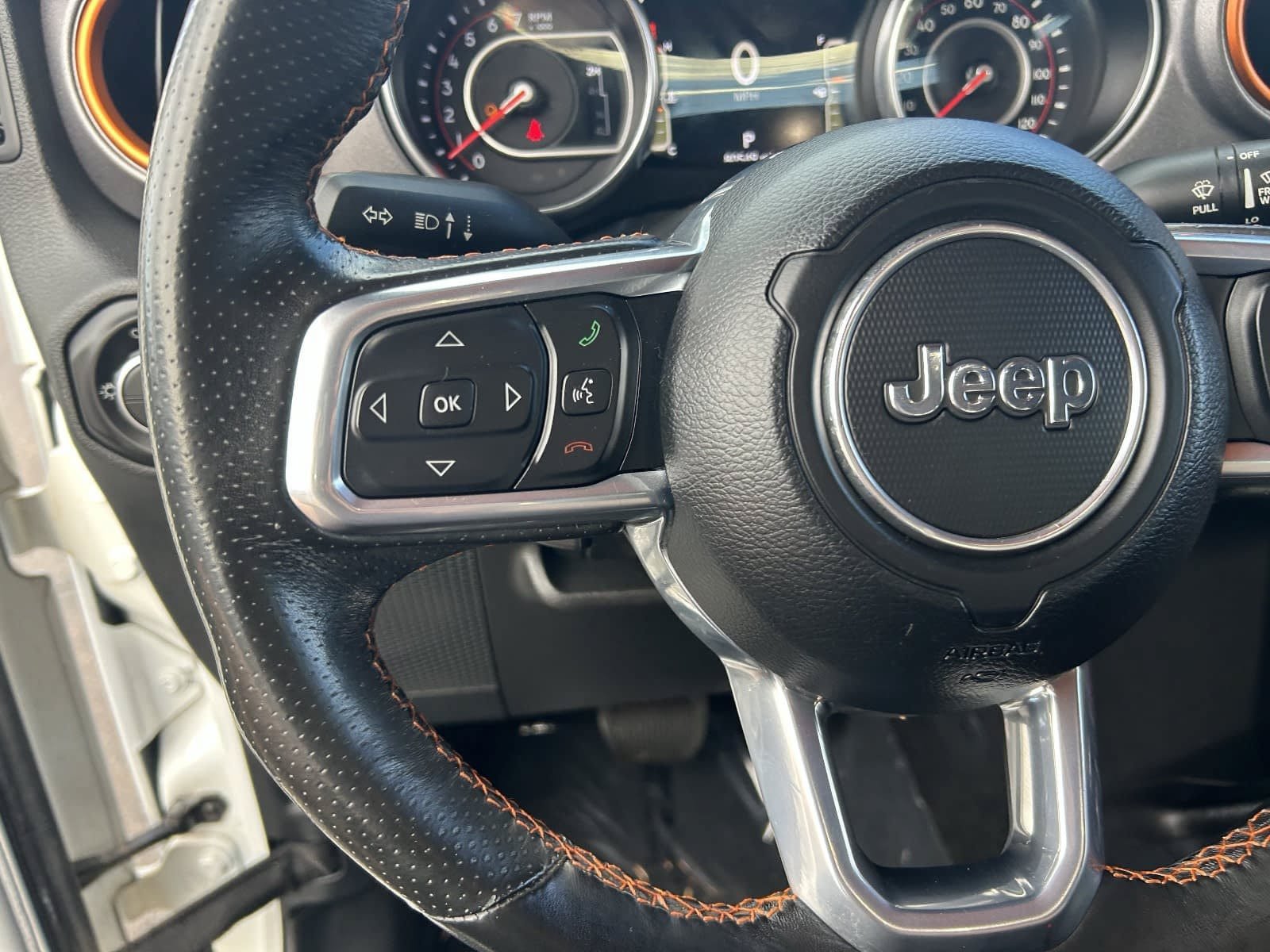 Used 2021 Jeep Gladiator Mojave AWD/4WD image 28