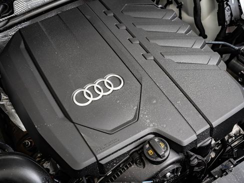 Used 2025 Audi Q5 2.0T Premium w/ Convenience Plus Package image 38