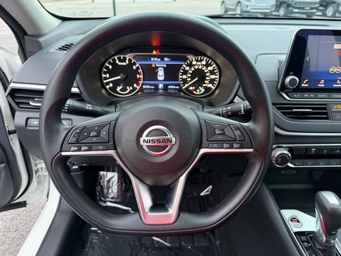 Used 2022 Nissan Altima 2.5 SV image 23