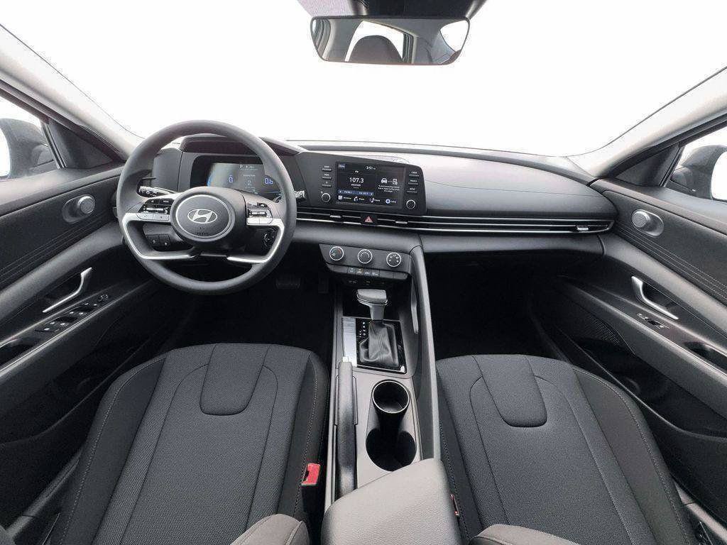 New 2026 Hyundai Elantra SE FWD image 13