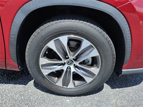 Used 2022 Toyota Highlander XLE image 20
