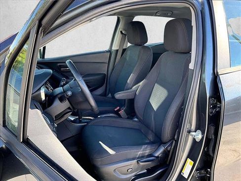 Used 2020 Chevrolet Trax LS image 27