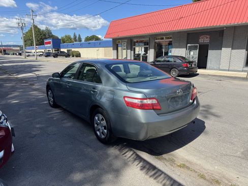 Used 2009 Toyota Camry LE FWD image 6
