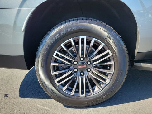 Used 2025 GMC Yukon XL Elevation w/ Elevation Premium Package image 9