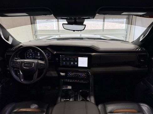 Used 2024 GMC Sierra 1500 AT4 w/ Technology Package image 4