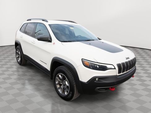 Used 2019 Jeep Cherokee Trailhawk image 3