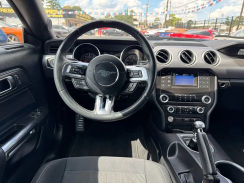 Used 2019 Ford Mustang GT image 33