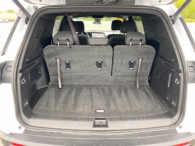 Certified 2025 Chevrolet Traverse LT w/ LPO, Floor Liner Package FWD image 21