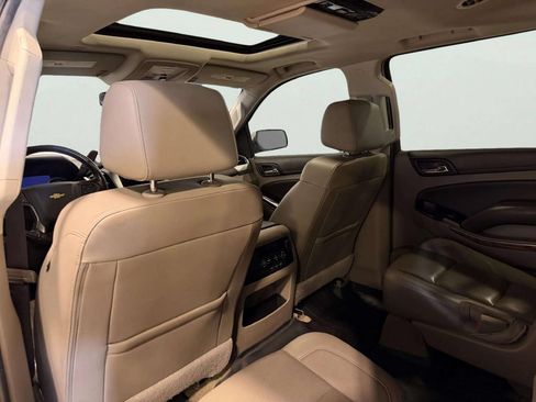 Used 2018 Chevrolet Suburban Premier AWD/4WD image 18