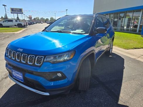 Used 2025 Jeep Compass Limited AWD/4WD image 7