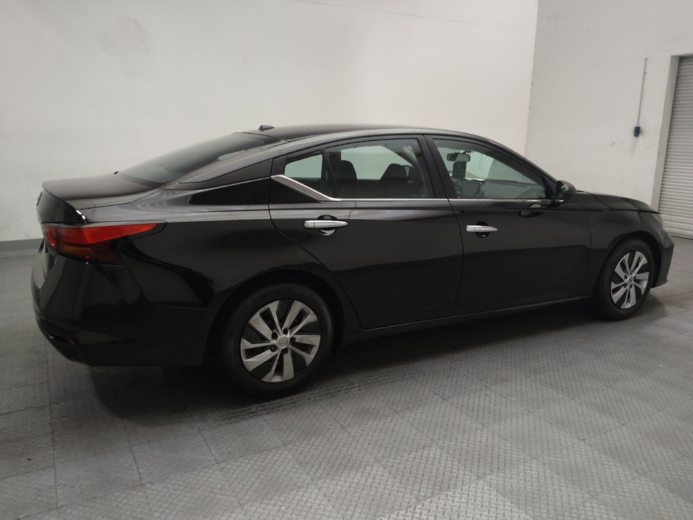 Used 2025 Nissan Altima 2.5 S FWD image 10