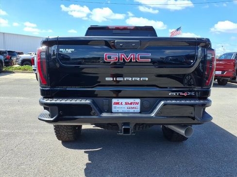 Used 2026 GMC Sierra 2500 AT4X image 6
