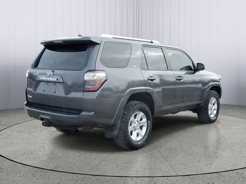 Used 2017 Toyota 4Runner SR5 image 3