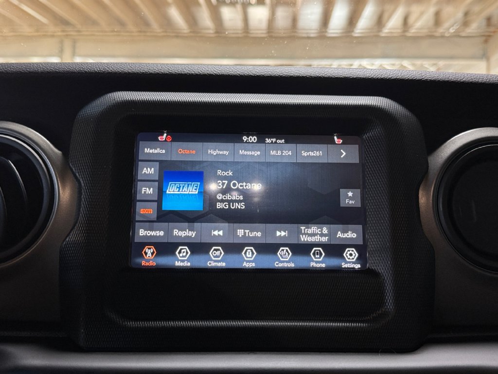 Used 2023 Jeep Gladiator Sport AWD/4WD image 17