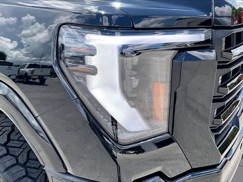 Used 2025 GMC Sierra 3500 SLE AWD/4WD image 22