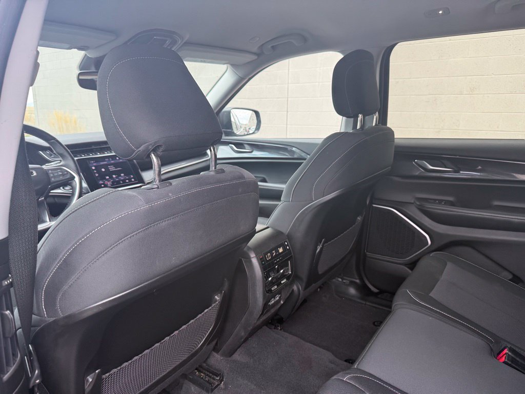 Used 2021 Jeep Grand Cherokee L Laredo w/ Luxury Tech Group I AWD/4WD image 24
