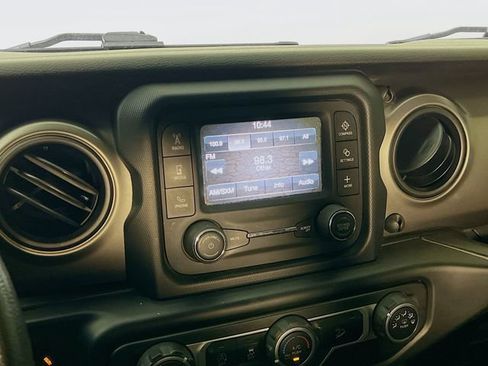 Used 2018 Jeep Wrangler Unlimited Sport AWD/4WD image 17