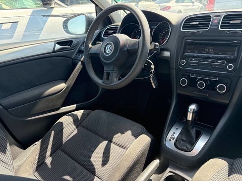 Used 2013 Volkswagen Golf 4-Door FWD image 30