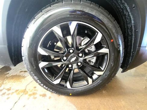 Used 2023 Chevrolet TrailBlazer LT FWD image 21