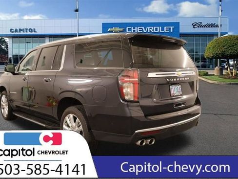 Used 2024 Chevrolet Suburban High Country w/ Advanced Technology Package image 5