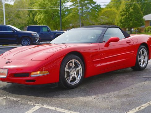 Used 2002 Chevrolet Corvette Coupe RWD image 4